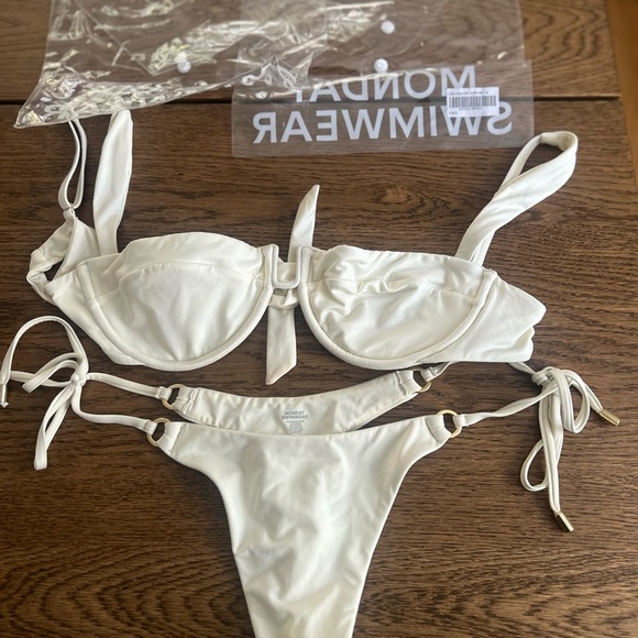 Monday swimwear set ( Cala roja top ivory- size M Palma bottom ivory- size M - Picture 4 of 7